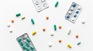 【2026年最新】治験ボランティアの負担軽減費：タイプ別徹底比較と注意点 - イメージイラスト