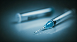 治験の採血は「楽」になる？痛みを軽減する対策と参加者の心得 - イメージイラスト