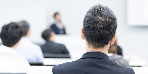 登録説明会に参加する